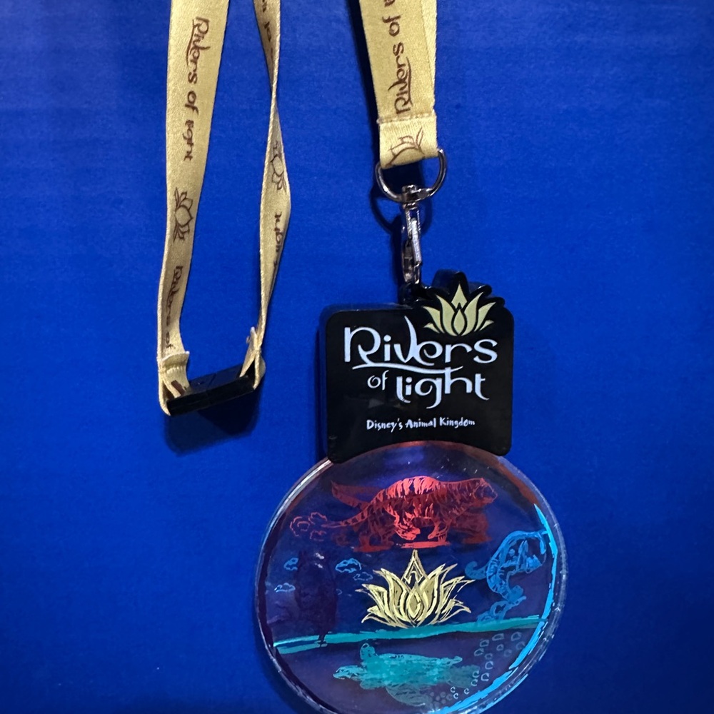 Disney’s Animal Kingdom Rivers of Light Souvenir Animated Glow Lanyard WORKS!